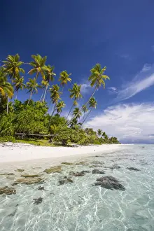 Cook Islands, Aitutaki Atoll, Tropical island and beach