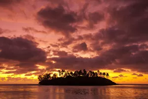 Images Dated 1st January 2000: Cook Islands, Rarotonga, Muri Beach