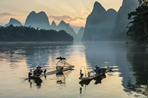 Yangshuo Gallery: Cormorant fishermen on Li River, Guangxi Zhuangzu Zizhiqu, Guangxi Yangshuo, China