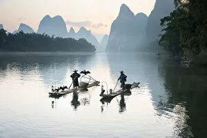 Images Dated 13th November 2020: Cormorant fishermen on the Li River, Yangshuo, Guangxi, China