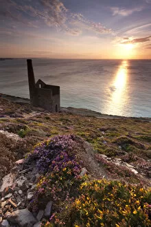 Images Dated 22nd January 2015: Cornish sunset, St Agnes, Cornwall, England. Summer