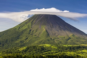 Active Volcano Gallery: Costa Rica, Alajuela, La Fortuna. The Arenal Volcano