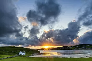 Images Dated 19th August 2019: Cottage By The Bay, County Donegal, Ireland
