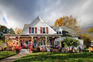 White Mountains Prints: Country Store in the fall, Jackson, New Hampshire, New England, USA