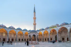Turkiye Prints: Courtyard of Blue Mosque at dusk