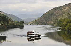 Images Dated 26th November 2013: Covelinhas and Folgosa do Douro. Cruises on the river Douro, a Unesco World Heritage Site