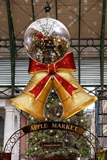 Xmas Markets Prints: Covent Garden at Christmas, London, England, UK