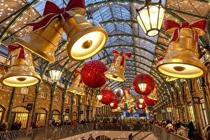 Xmas Markets Prints: Covent Garden at Christmas, London, England, UK