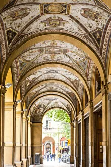 Images Dated 3rd June 2019: Covered passageway / Portico, Via Farini, Bologna, Emilia-Romagna, Italy