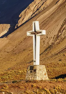 Aconcagua Provincial Park Gallery: Cross in Horcones Valley, Aconcagua Provincial Park, Central Andes, Mendoza Province