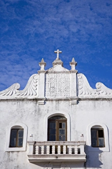 Crumbling colonial villas on Ilha do Mozambique