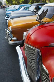 Images Dated 23rd October 2012: Cuba, Havana, Central Havana, Parque de la Fraternidad, old 1950s-era US cars
