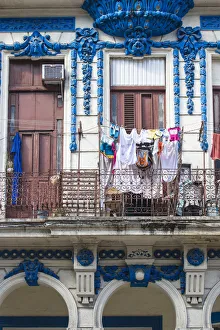 Cuba, Havana, Habana Vieja - Old Havana, Washing hanging on balcony of house