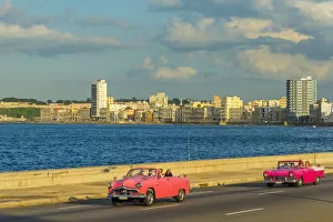 Images Dated 21st March 2016: Cuba, Havana, The Malecon, Classic 1950s American Cars