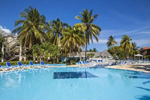 Images Dated 12th July 2016: Cuba, Jardines del Rey, Cayo Coco, Playa Larga, Colonial Hotel swimming pool