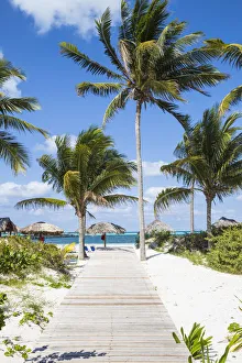 Cuba, Jardines del Rey, Cayo Guillermo, Playa El Paso, Wooden walkway to beach