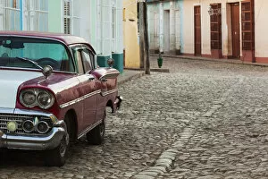 Images Dated 23rd October 2012: Cuba, Sancti Spiritus Province, Trinidad, 1950s-era US-made Chevrolet car