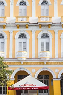 Images Dated 12th July 2016: Cuba, Sancti Spiritus, Sancti Spiritus, Parque Serafin Sanchez, The former exclusive