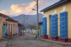 Images Dated 6th February 2014: Cuba, Trinidad, Colourful street in historical center