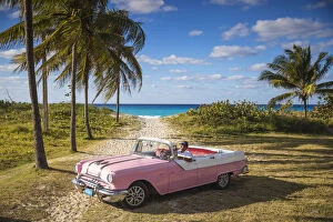Images Dated 30th March 2015: Cuba, Varadero, Pontiac car on Varadero beach