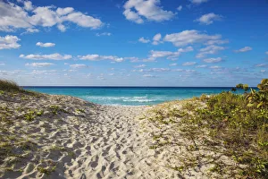Images Dated 7th January 2016: Cuba, Varadero, Varadero beach