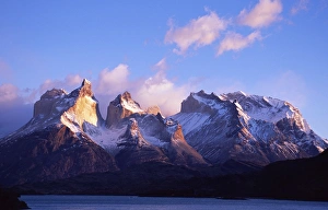 Images Dated 5th February 2009: The Cuernos