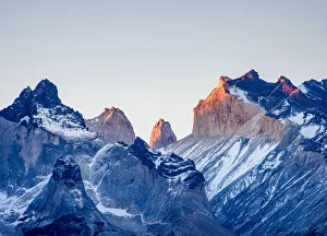 Images Dated 27th March 2018: Cuernos del Paine and Mount Almirante Nieto at sunset, Torres del Paine National Park
