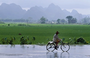 Adventure Sport Gallery: Cyclist after a storm