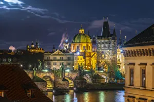 Czech Republic, Prague, Charles Bridge, Karluv Most over River Vlatava