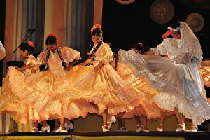 Images Dated 2nd May 2012: Dancers at the Centro Cultural Antiguo, Balet Folklorico, Masaya, Nicaragua