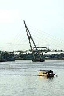 Images Dated 2nd May 2023: Darul Hana Bridge, Kuching, Sarawak, Borneo, Malaysia, Asia