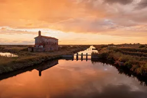 Lagoon Gallery: Dawn at the abandoned farmhouse of Lio Piccolo, Cavallino Treporti, Venice, Veneto, Italy