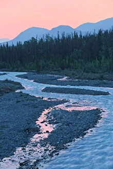 Images Dated 9th March 2023: Deasadeash River at dawn and the Kluane Ranges, the easternmost of the St Elias Mountains