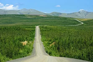 Images Dated 9th March 2023: Dempster Highway and the Richardson Mountains (KM 347 - 405) south of the Arctic Circle Dempster