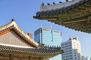Images Dated 25th February 2020: Deoksugung Palace and skyscrapers, Seoul, South Korea