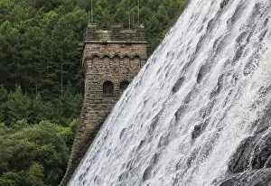 Images Dated 14th July 2021: Derwent Dam, Peak District National Park, Derbyshire, England