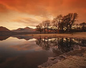 Images Dated 30th November 2016: Derwent Water Reflections, Cumbria, England