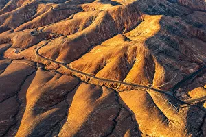 Adventure Gallery: desert mountain road towards Sicasumbre astronomical viewpoint, Fuerteventura