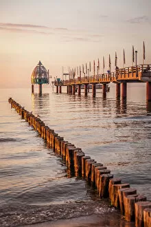 Images Dated 2nd November 2022: Diving gondola on the Zingst pier, Mecklenburg-Western Pomerania, Baltic Sea, Northern Germany