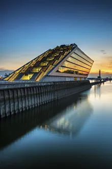 Hamburg Gallery: Docklands at Night, Hamburg, Germany