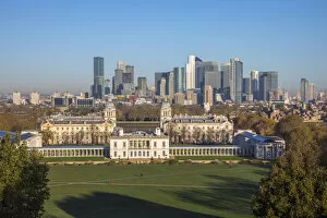 Images Dated 6th November 2020: Docklands skyline from Greenwich park, Greenwich, London, England, UK