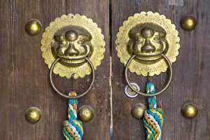 Images Dated 14th February 2017: Door of guesthouse, Lijiang (UNESCO World Heritage Site), Yunnan, China