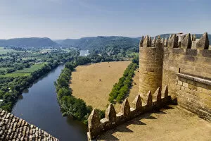 Images Dated 29th April 2020: Dordogne, Perigord, Beynac-et-Cazenac, France. Castle of Beynac