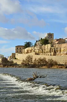 The Douro river and the Cathedral of Zamora. Castilla y Leon, Spain