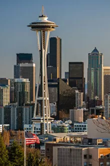 Images Dated 28th February 2014: Downtown skyline view at sunset from Queen Anne with Space Needle, Seattle, Washington