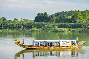 Dragon Boat on the Perfume River, Huế, Thừa Thien-Huế Province, Vietnam