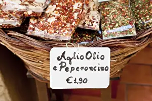 Mediteranean Country Prints: Dried peperoncino chilli flakes for Aglio Olio pasta sauce, Pienza, Tuscany, Italy