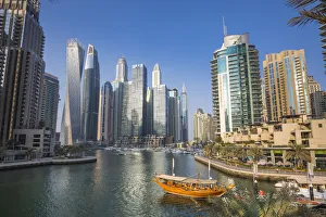 Images Dated 11th November 2021: Dubai Marina, Dubai, United Arab Emirates