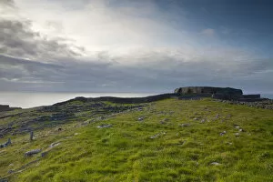 Images Dated 11th May 2009: Dun Aengus, Inishmore, Aran Islands, Co. Galway, Ireland