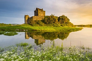 Dunguaire Castle, County Galway, Connacht province, Republic of Ireland, Europe